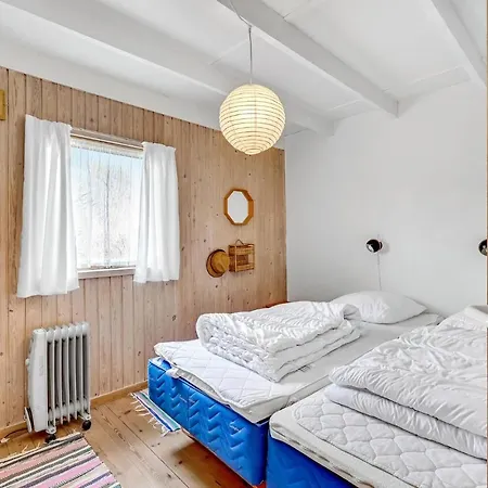 2 Bedroom Lovely In
