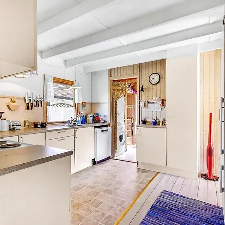 2 Bedroom Lovely In