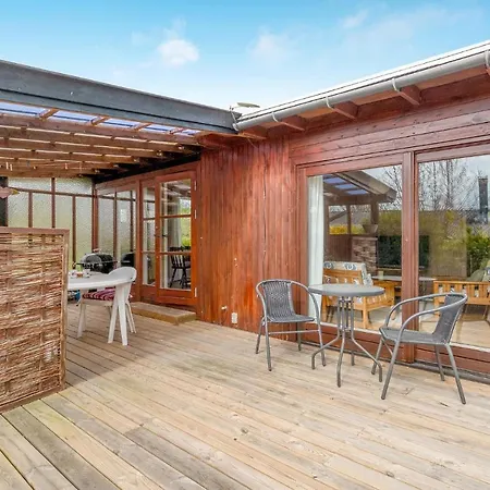 2 Bedroom Amazing In Ferienhaus *